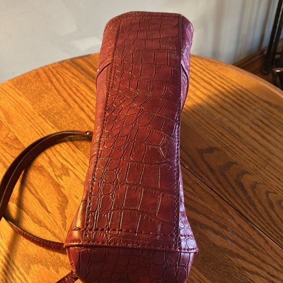 Relic by Fossil Maroon crocodile embossed look shoulder bag with double handles. - Picture 7 of 11